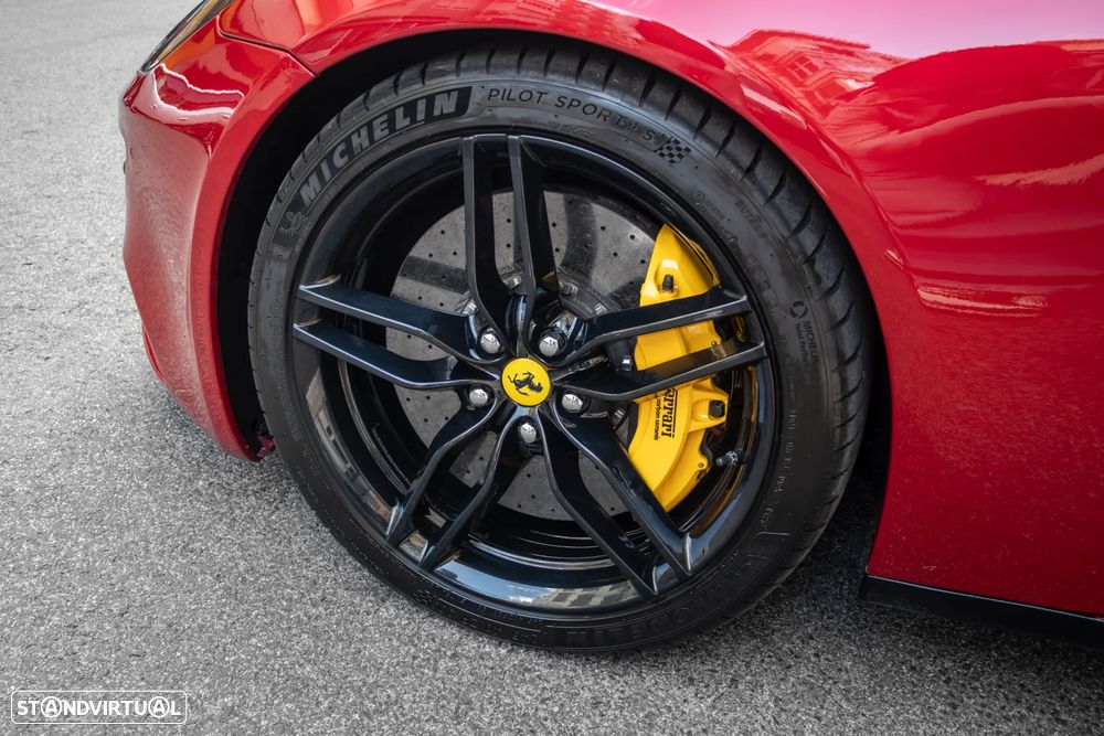 Ferrari FF 6.3 V12 - 4