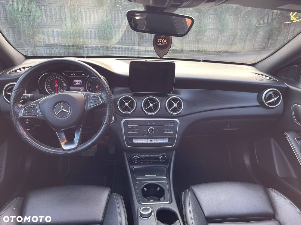 Mercedes-Benz CLA 250 4Matic 7G-DCT AMG Line - 13