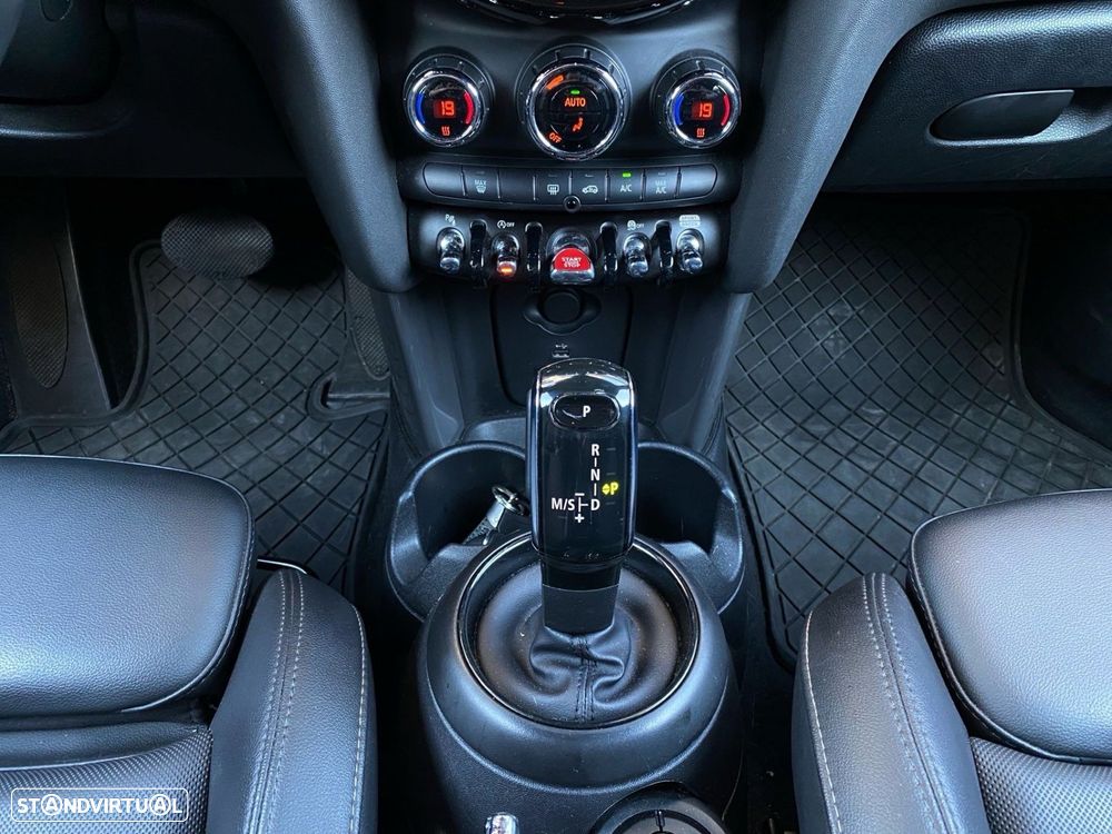 MINI 5 Portas Cooper Premium Classic Auto - 12