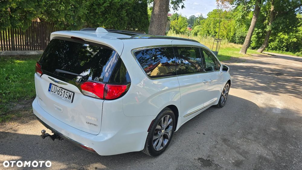 Chrysler Pacifica - 10