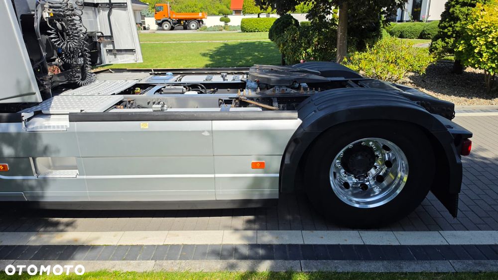 Volvo VOLVO///FH///500///2017///XENONY///ALUMINIOWE FELGI///ZABUDOWY MIĘDZYOSIOWE///TELEWIZOR///KONTRAKT SERWISOWY///STAN DOBRY - 25