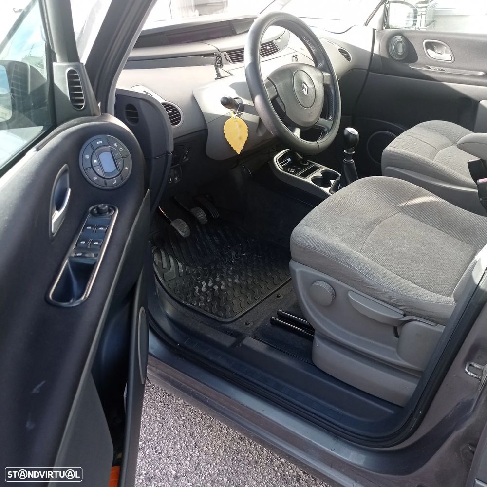 Renault Grand Espace 2.2 dCi Expression - 25