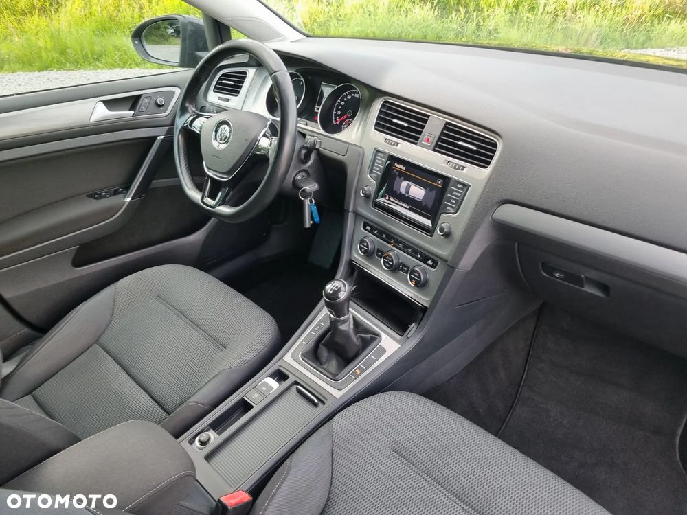 Volkswagen Golf 1.6 TDI BlueMotion Technology Comfortline - 25