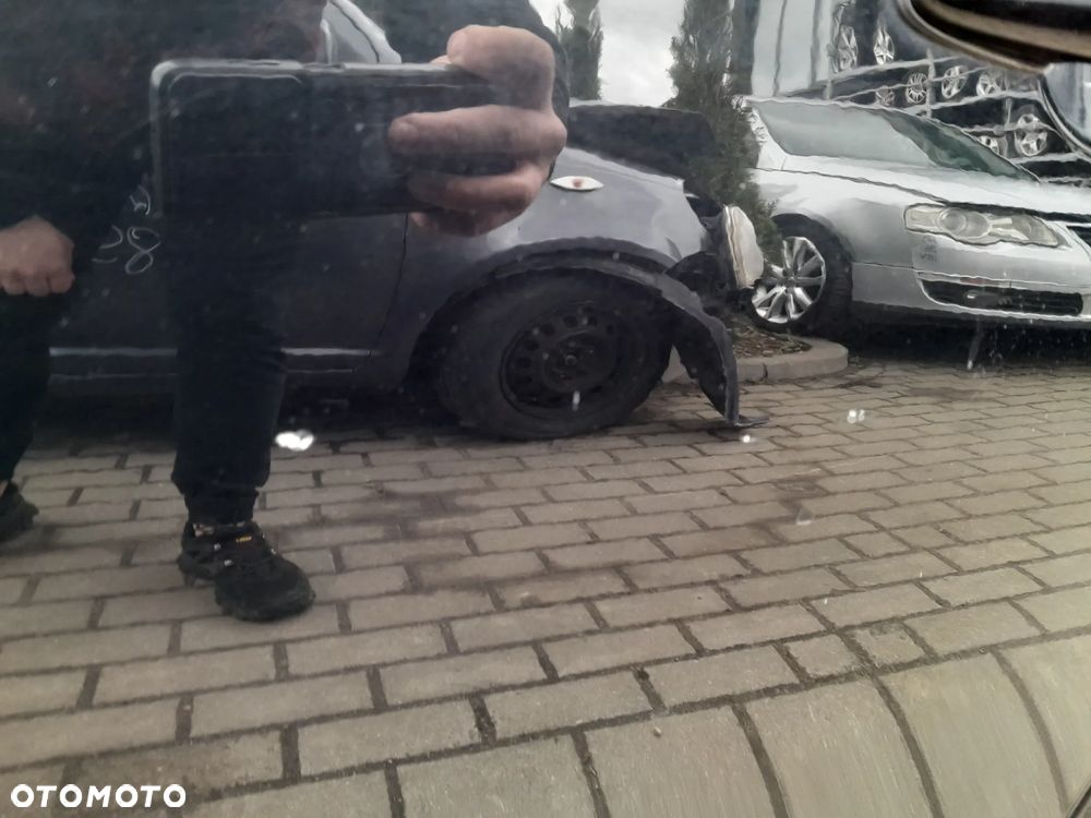 BMW E81 DRZWI LEWE PRZEDNIE LEWY PRZÓD KOLOR: 475 - 6
