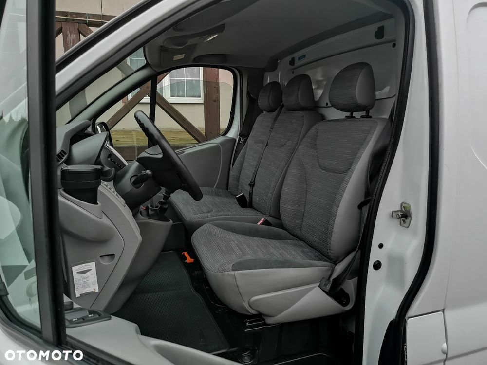Renault Trafic 2.0dCi - 11