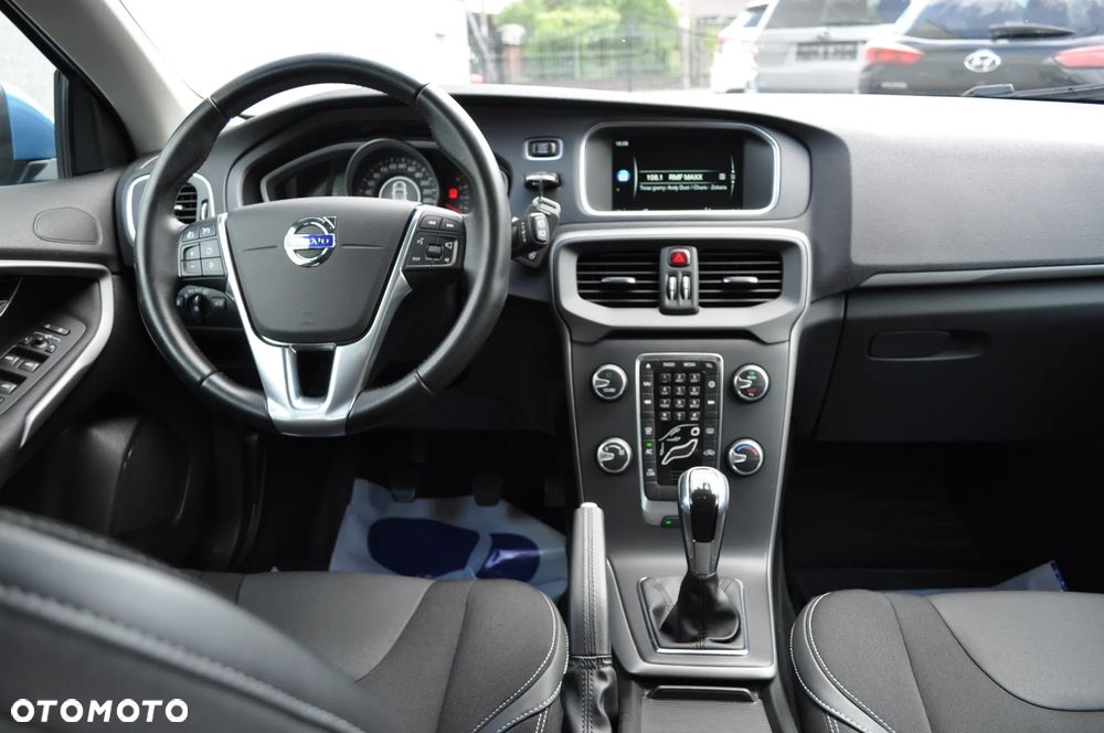 Volvo V40 T2 Momentum - 15