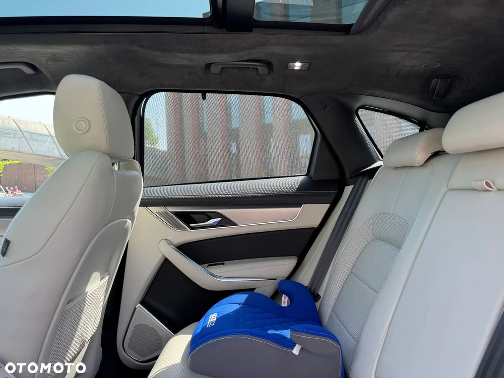Jaguar F-Pace D200 AWD R-Dynamic HSE - 17