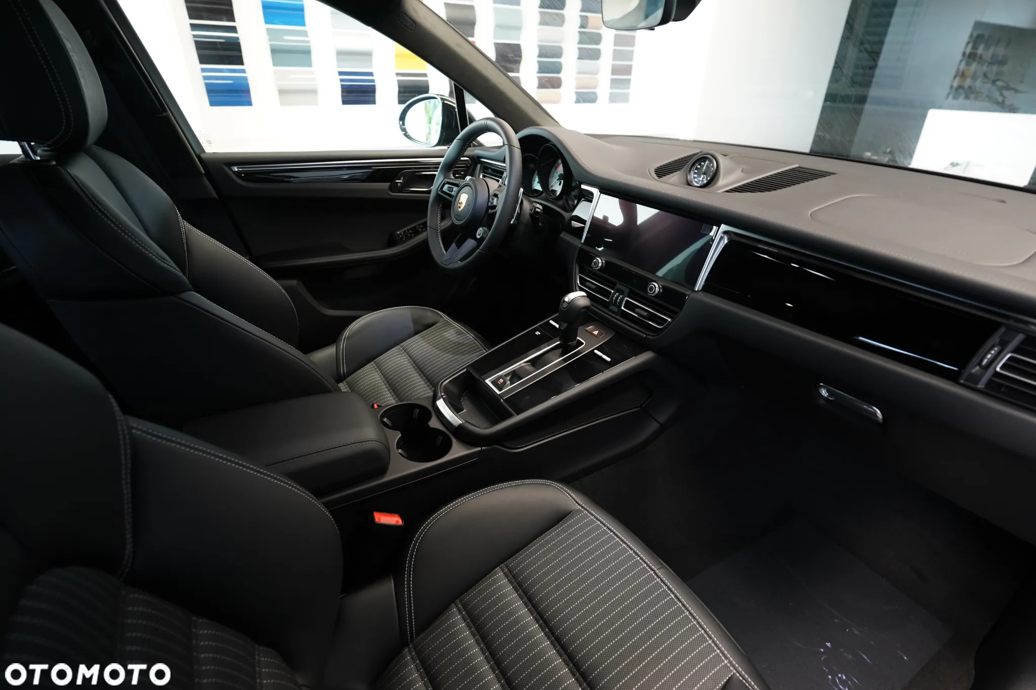 Porsche Macan T - 24
