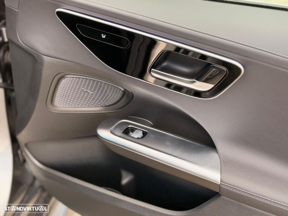 Mercedes-Benz C 300 de AMG Line - 32
