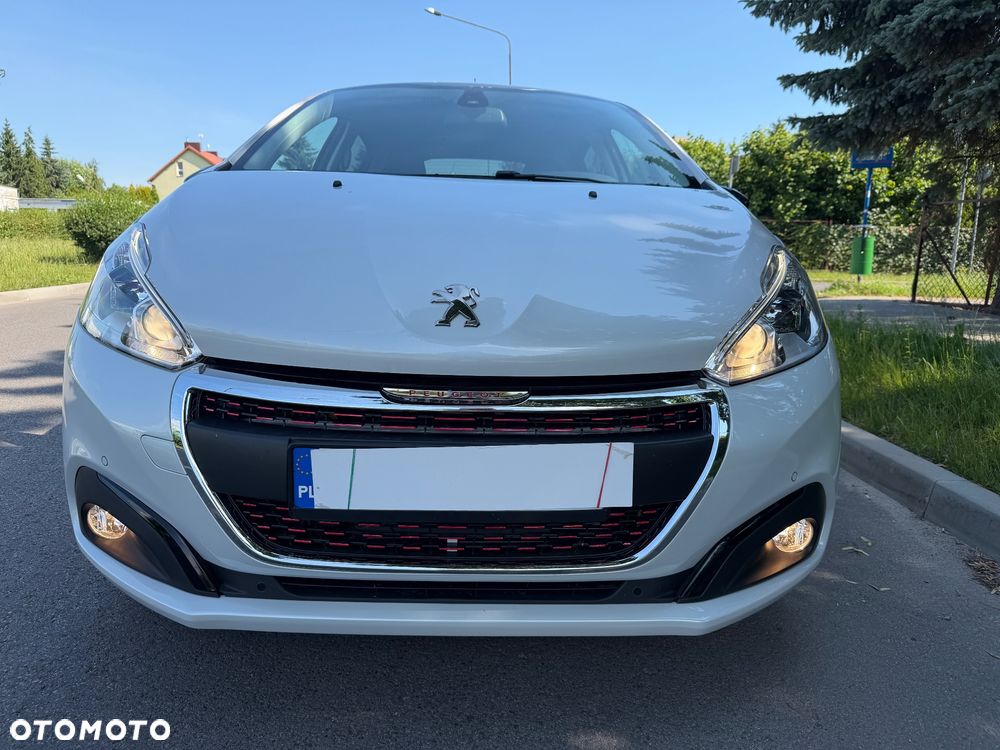 Peugeot 208 - 11