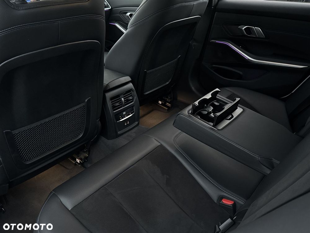 BMW Seria 3 318d - 21