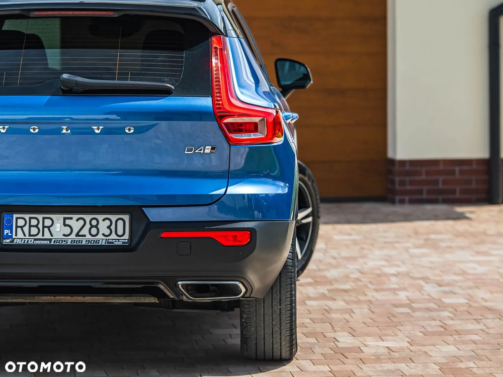 Volvo XC 40 D4 AWD R-Design - 32
