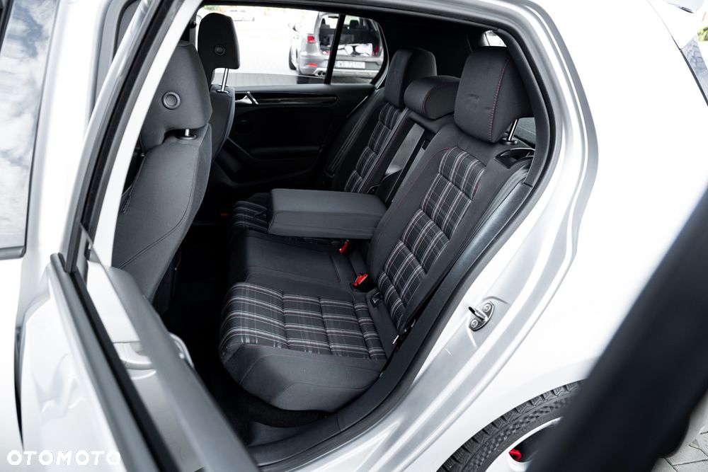 Volkswagen Golf 2.0 GTI - 21