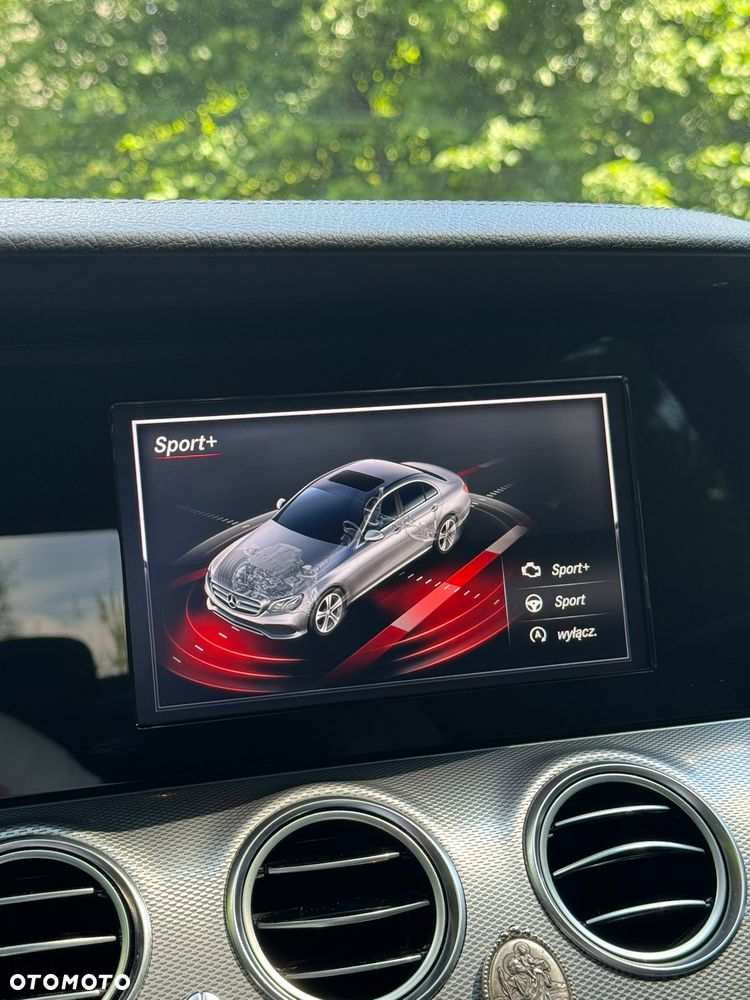 Mercedes-Benz Klasa E 200 9G-TRONIC AMG Line - 28