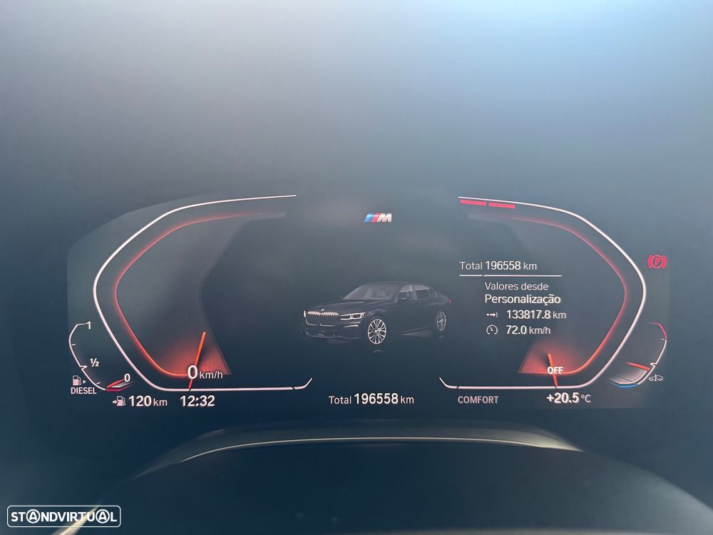 BMW 740 d xDrive Pack M Auto - 32