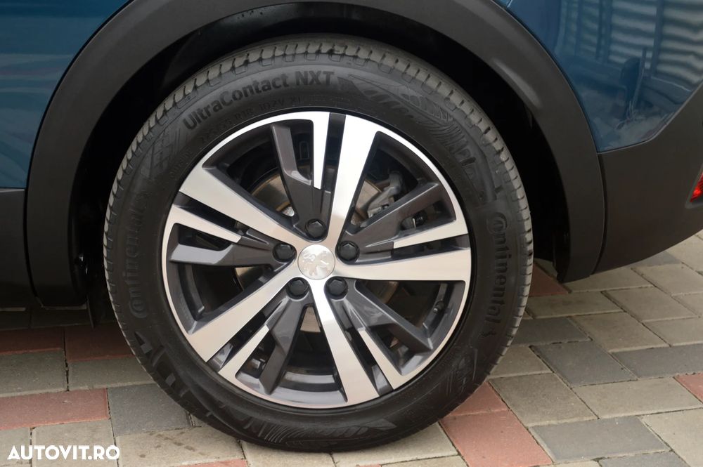 Peugeot 3008 225 e-EAT8 Allure - 23
