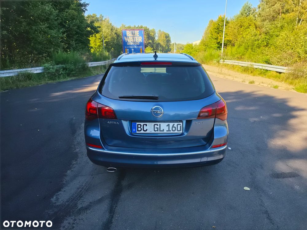Opel Astra 2.0 CDTI Cosmo - 11