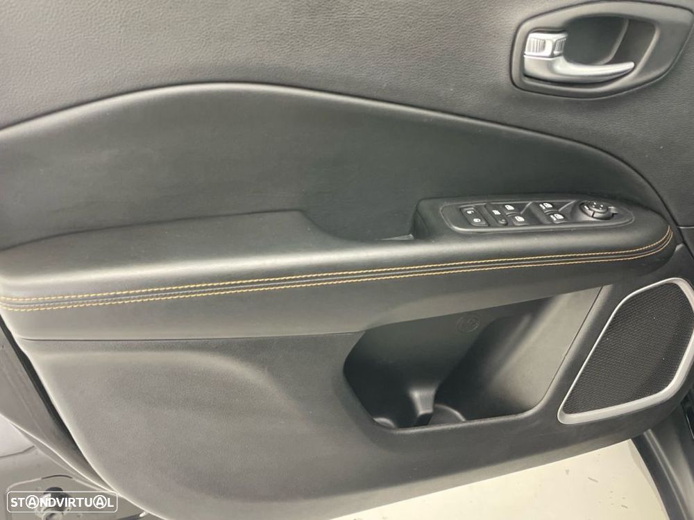 Jeep Compass 1.6 M-Jet Limited - 16