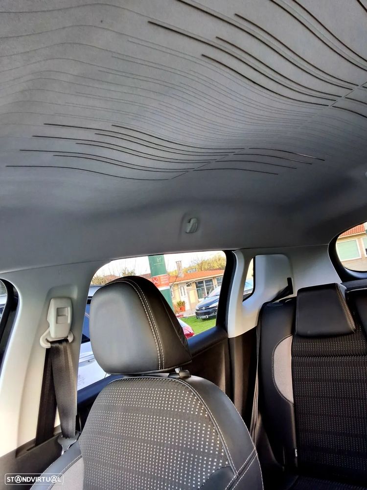 Peugeot 2008 1.2 VTi Allure - 11