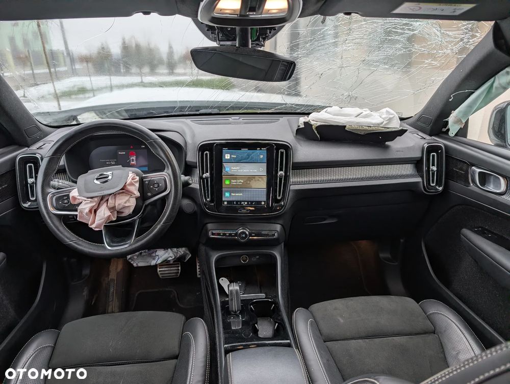 Volvo XC 40 82kWh P8 Recharge AWD Pro - 5