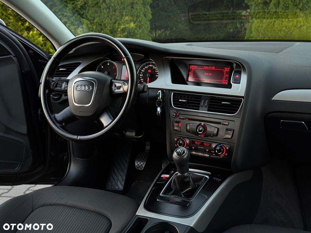 Audi A4 Avant 2.0 TDI - 25