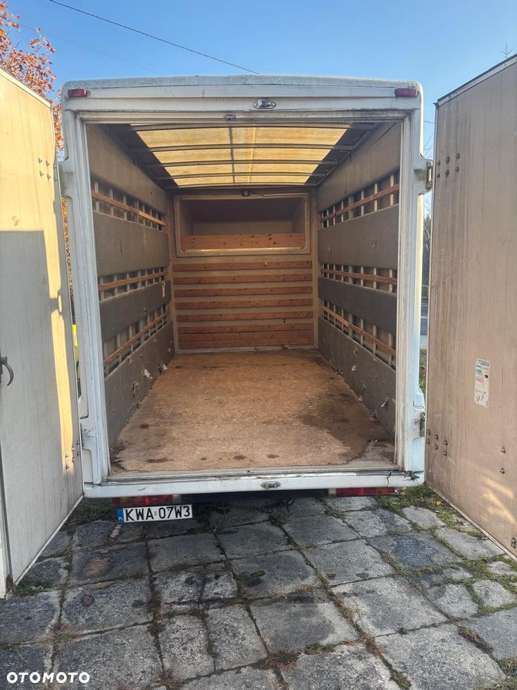 Mercedes-Benz Sprinter - 11