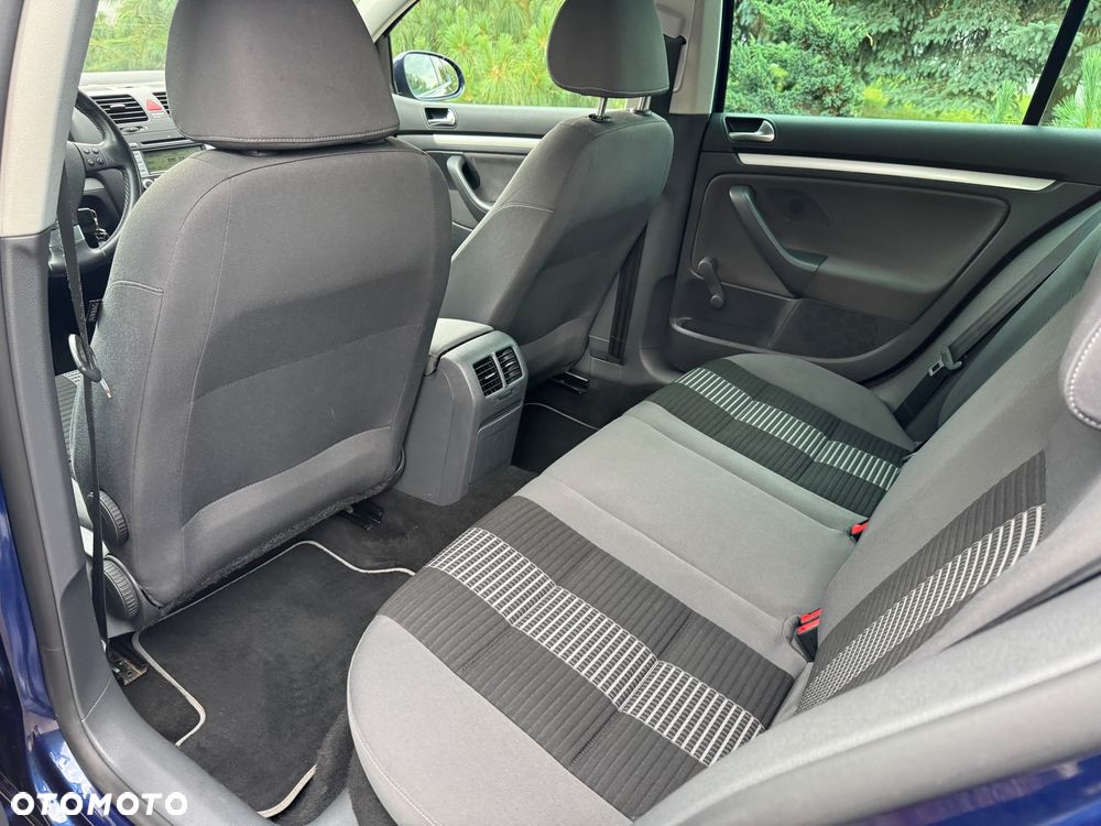 Volkswagen Golf 1.4 TSI DSG United - 16