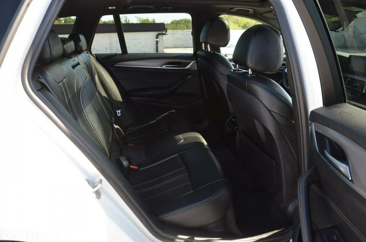 BMW Seria 5 530i xDrive GPF M Sport sport - 31