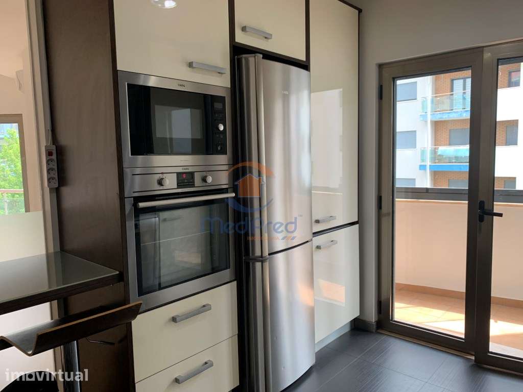 Apartamento T2 c/ Parqueamento e Arrecadação | Jardim da Amoreira, ... - Grande imagem: 4/36