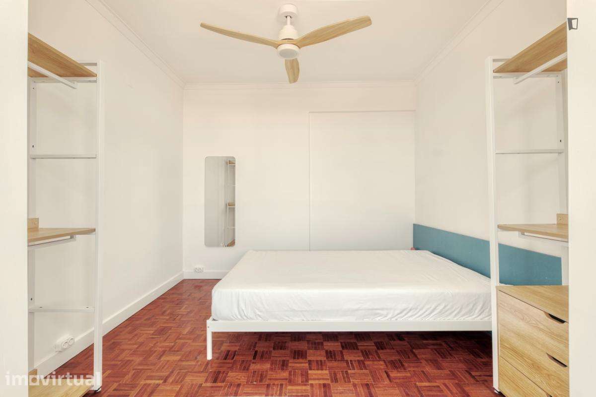 Quarto - localizado em Benfica Lisbon - Grande imagem: 2/18