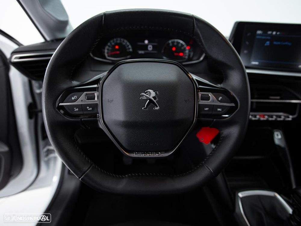 Peugeot 208 - 14