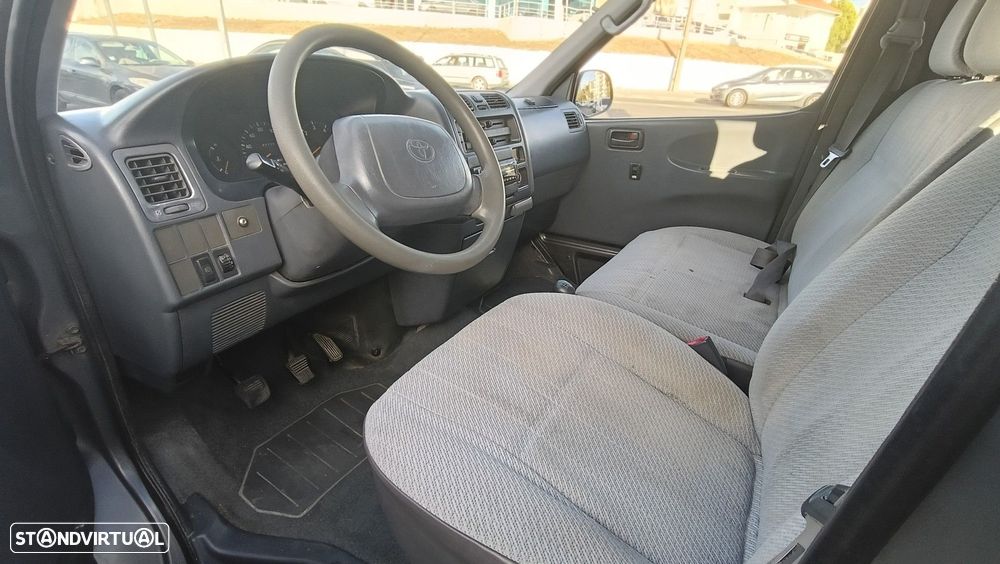 Toyota HiAce - 5