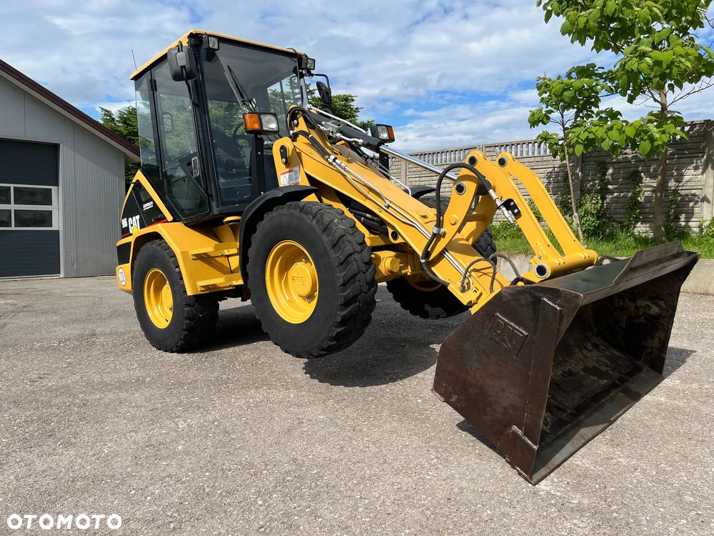 Caterpillar 906 - 8