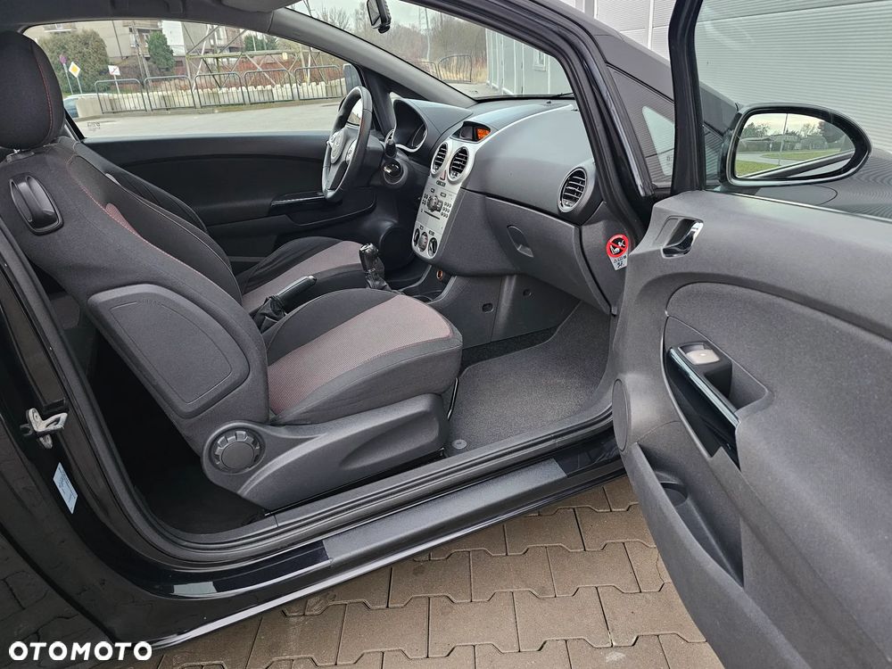 Opel Corsa 1.4 16V Sport - 31