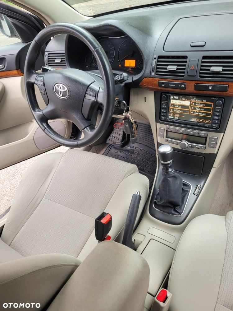 Toyota Avensis 2.2 D-4D Sol - 6