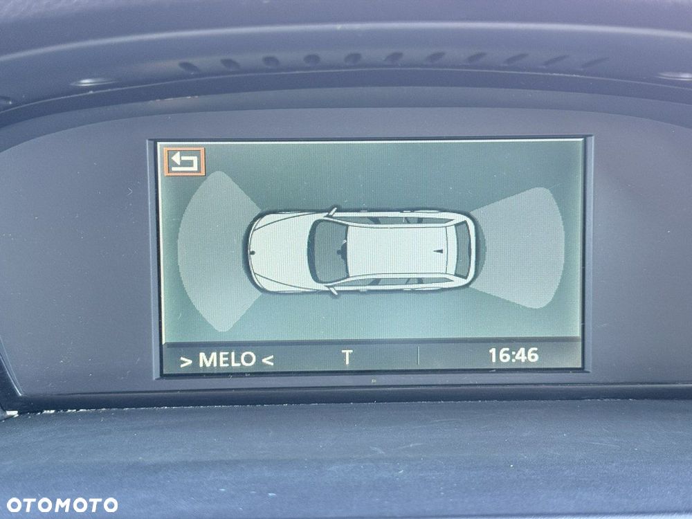 BMW Seria 5 525d - 38