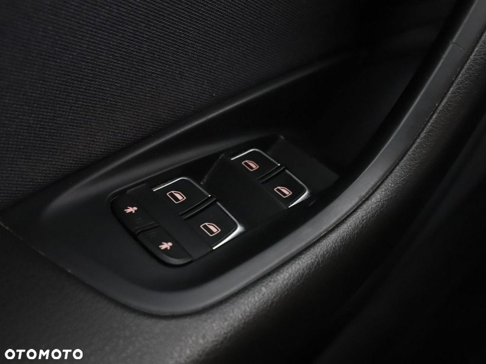 Audi A6 Avant 2.0 TDI Ultra S tronic - 36