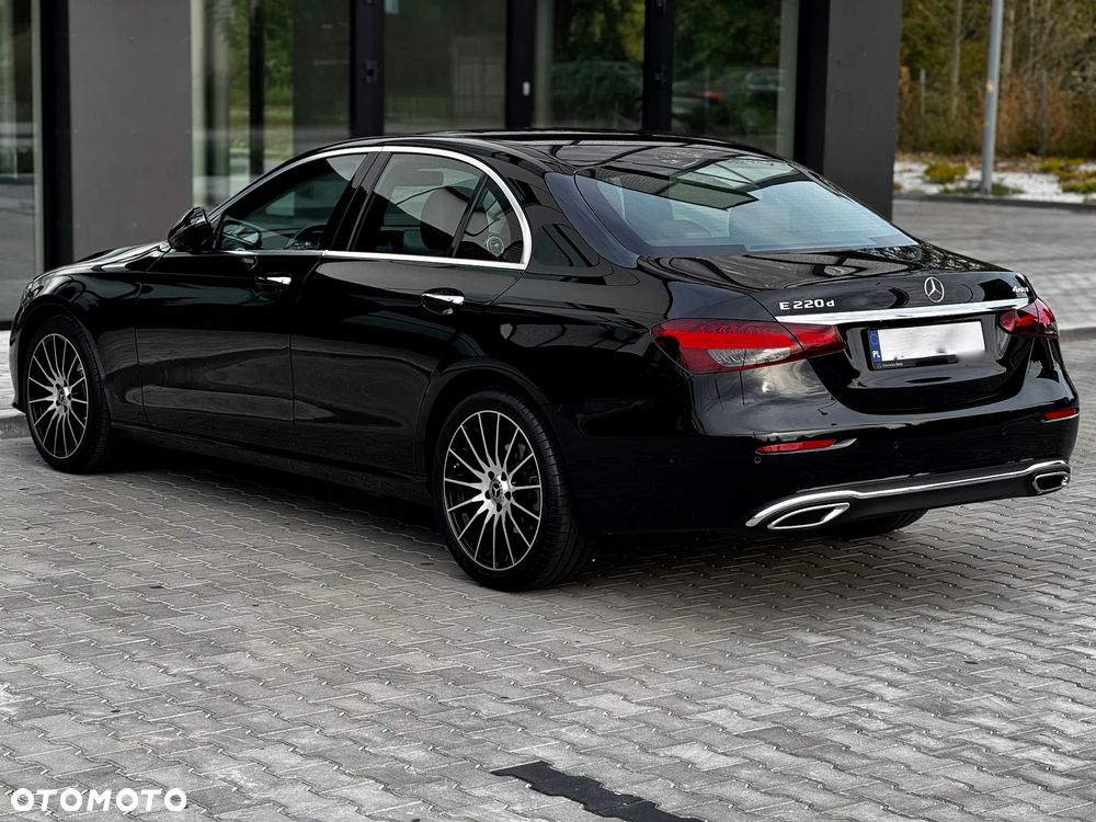 Mercedes-Benz Klasa E 220 d 4-Matic AMG/Avantgarde - 16