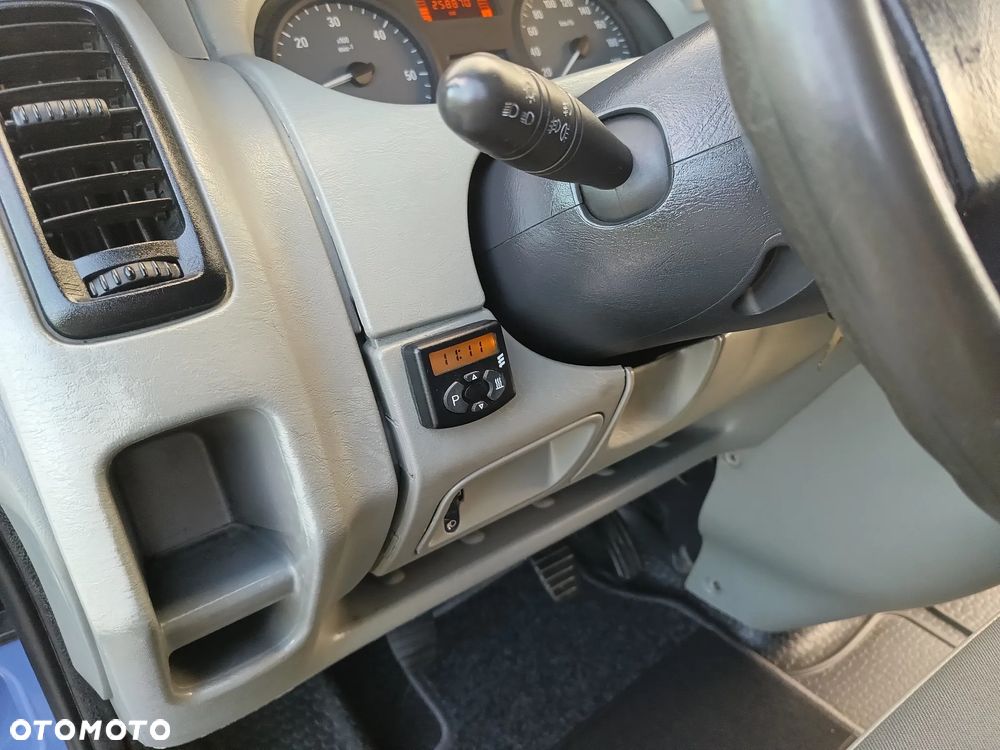 Opel Vivaro - 14