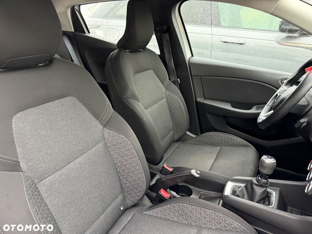Renault Clio - 17