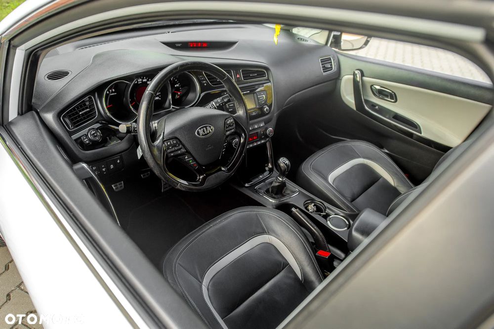 Kia Ceed 1.6 GDI Business Line - 16