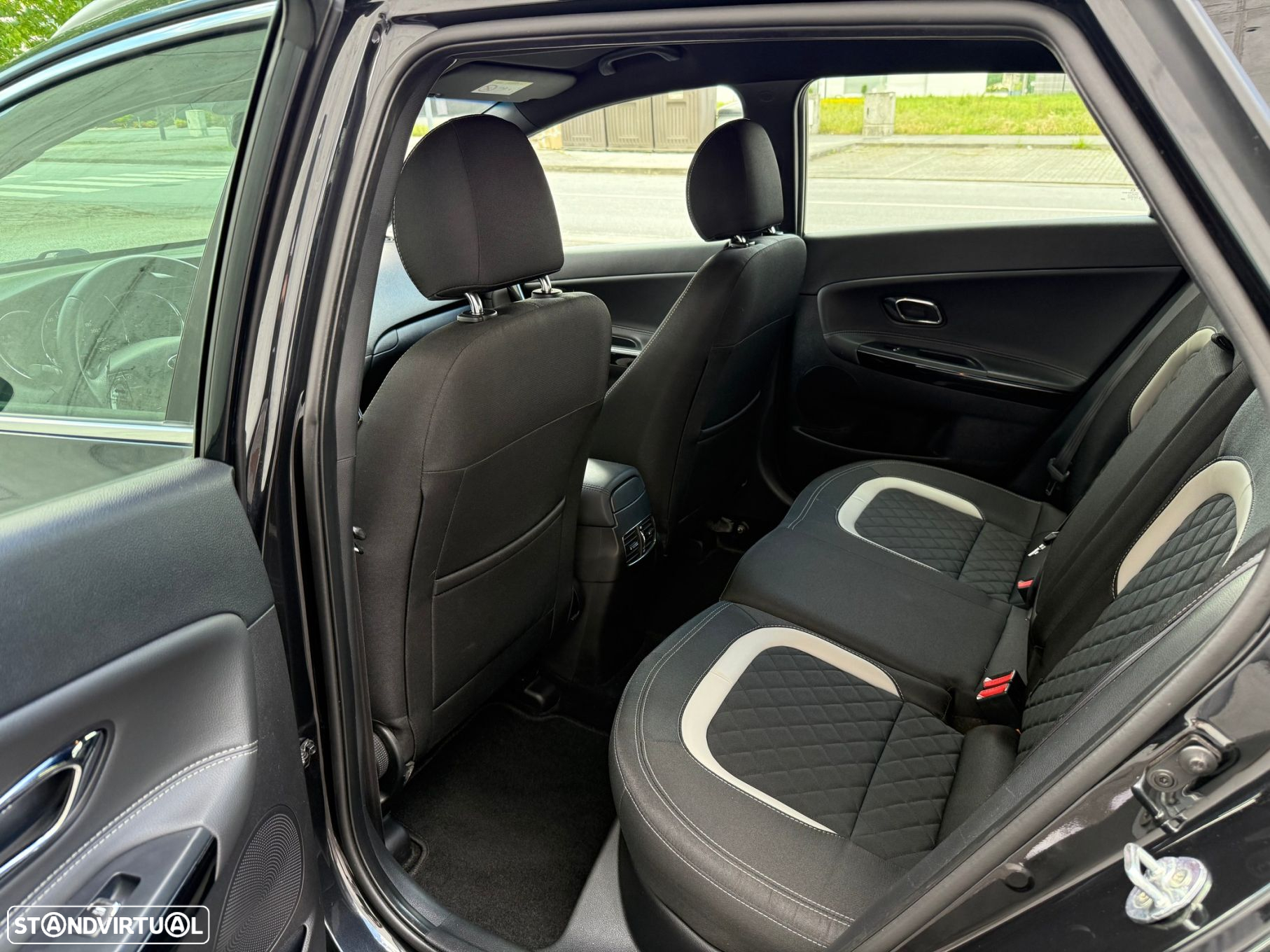Kia Ceed SW 1.0 T-GDI GT Line - 24