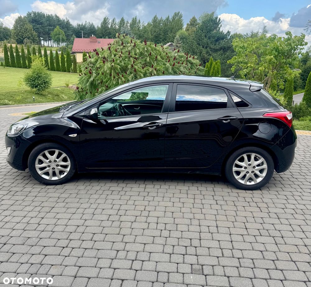 Hyundai i30 1.4 Classic + - 11