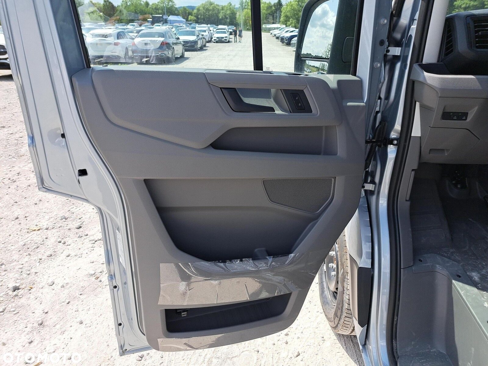 Volkswagen Crafter 35 Furgon z wysokim dachem silnik: 2,0 l EU6 SCR 177 KM / skrzynia biegów: 4MOTION automatyczna 8-biegowa rozstaw osi: 3640 mm - 10