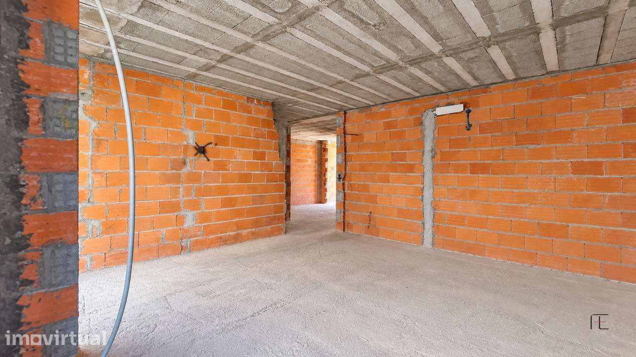 T2 Novo em Espinho — Terraço Privativo, Garagem e Apenas Uma Habitação - Grande imagem: 2/14