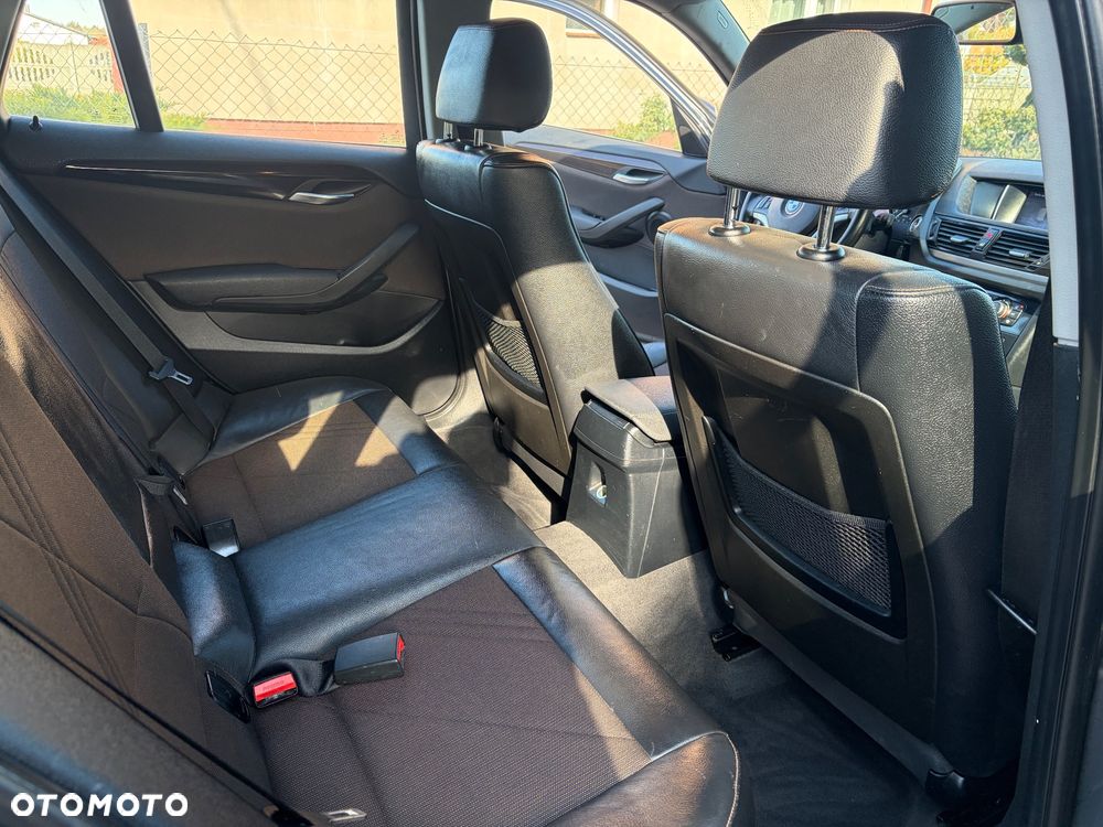BMW X1 sDrive18d xLine - 23