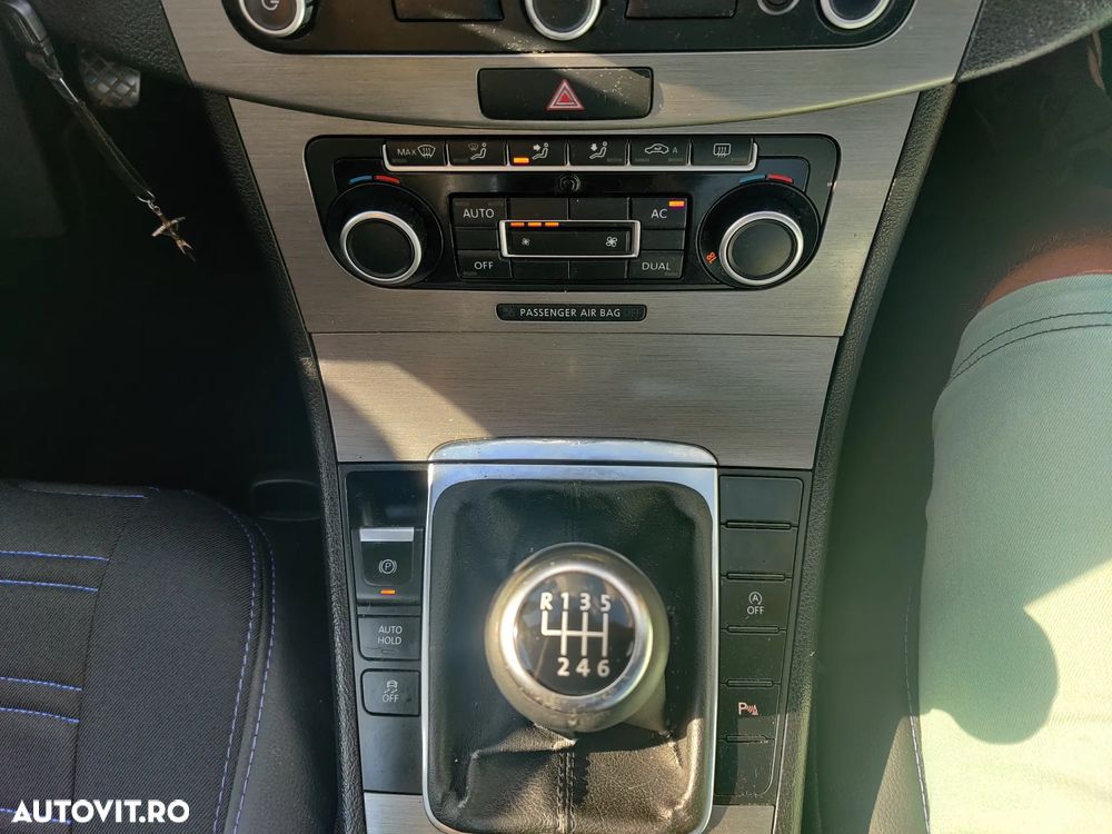 Volkswagen Passat 2.0 TDI BlueMotion Technology Trendline - 15