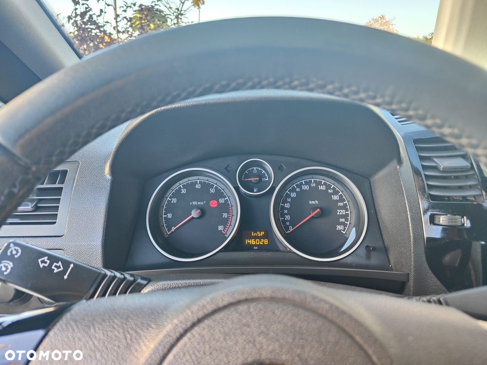 Opel Zafira - 32