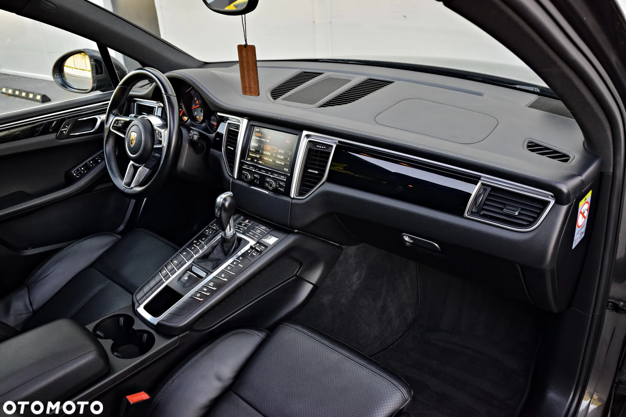 Porsche Macan S - 23