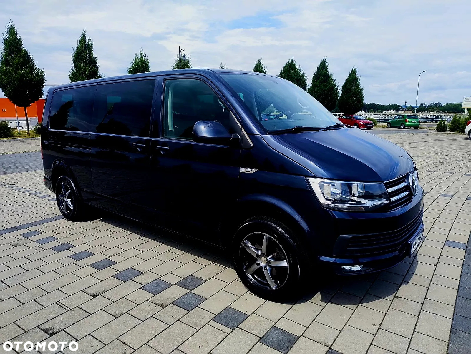 Volkswagen Caravelle 2.0 TDI L2 Comfortline - 9